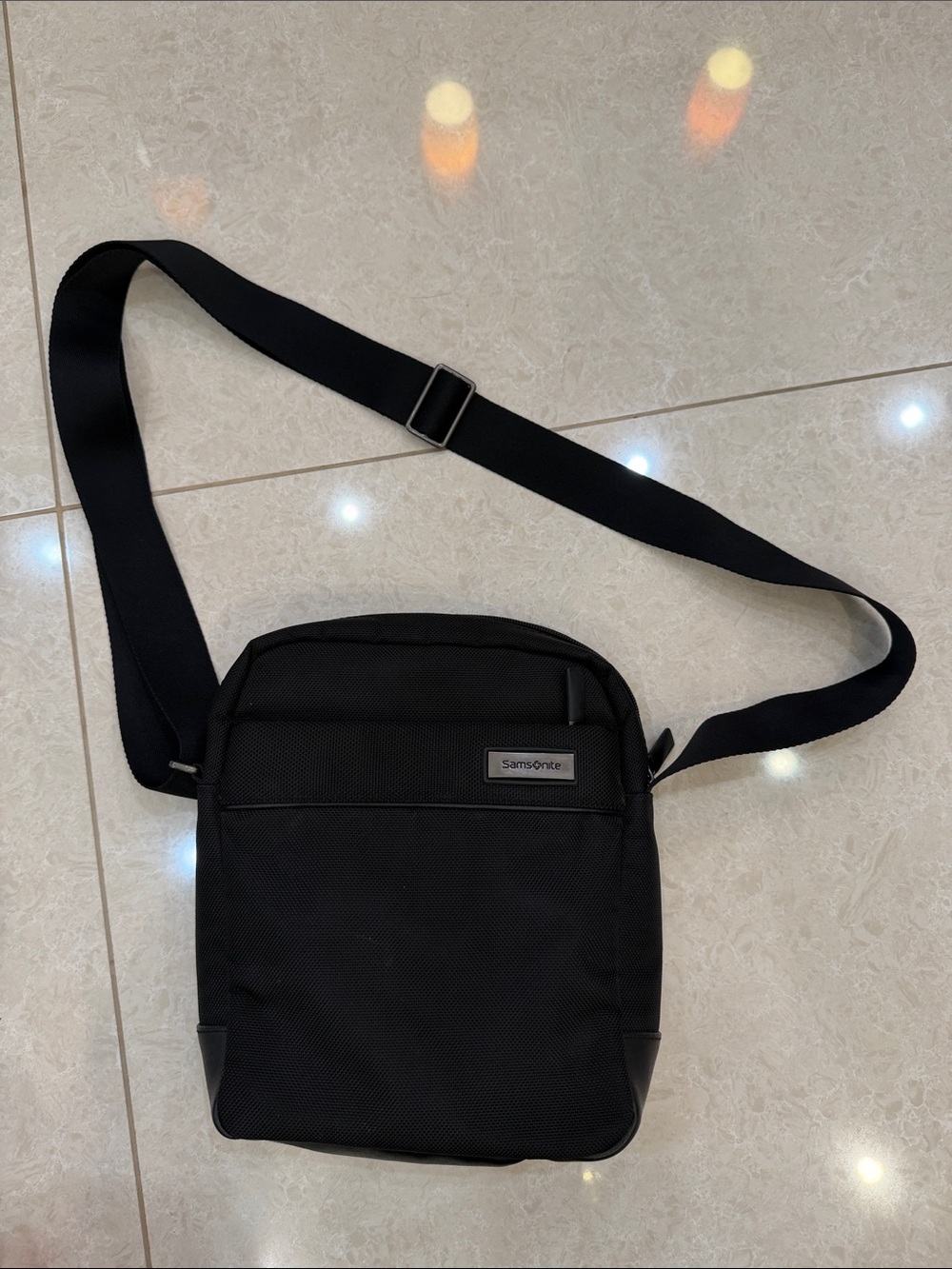 Samsonite Black Compact Crossbody Bag for Men